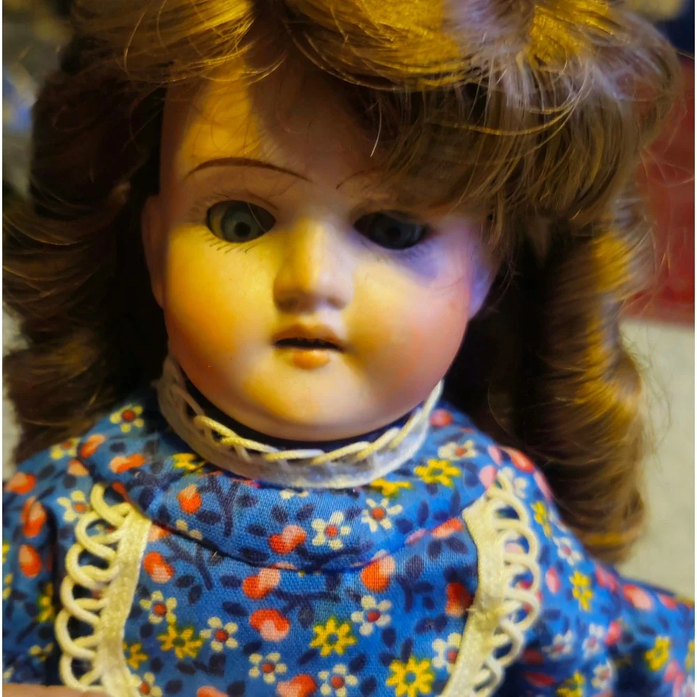 Unbranded antique bisque
